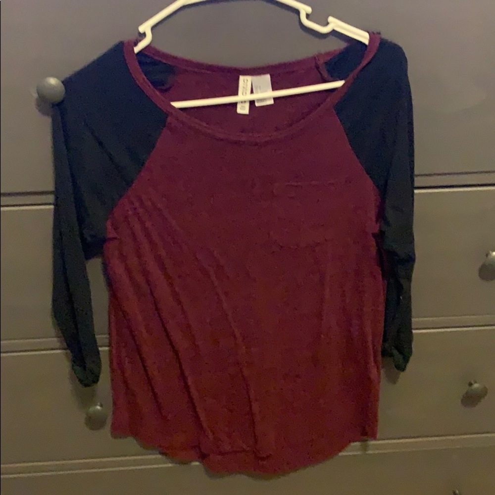 Two toned 3/4 sleeve shirt